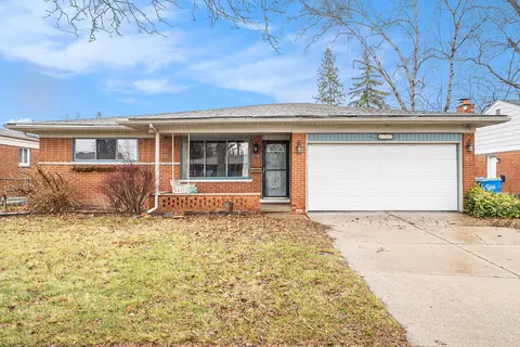 4750 La Chene Dr, Warren, MI 48092