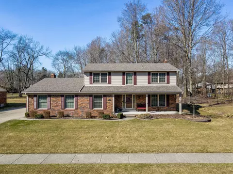 47829 Ben Franklin Dr, Shelby Township, MI 48315