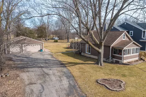 10440 Ruthmere Ave, Grosse Ile, MI 48138