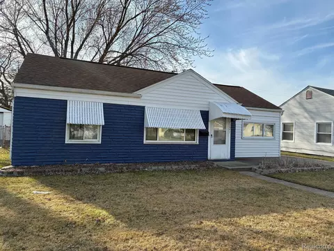26641 Belanger St, Roseville, MI 48066