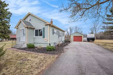 3243 S Genesee Rd, Burton, MI 48519