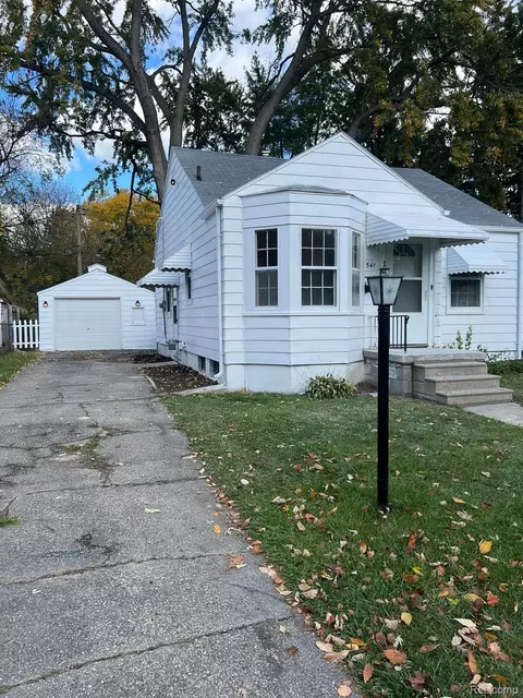 541 Buckingham Ave, Flint, MI 48507