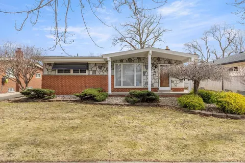 7484 N Charlesworth St, Dearborn Heights, MI 48127