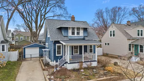 702 S Vermont Ave, Royal Oak, MI 48067