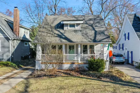 700 W Cambourne St, Ferndale, MI 48220