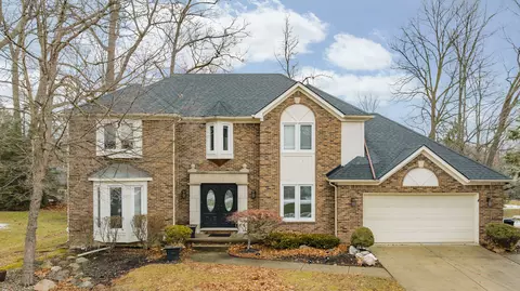 37538 Glengrove Dr, Farmington Hills, MI 48331
