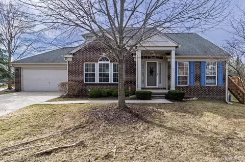 4024 Ravensfield Dr, Canton, MI 48188