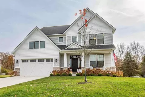 5778 Trail Side Ln, Hamburg, MI 48189