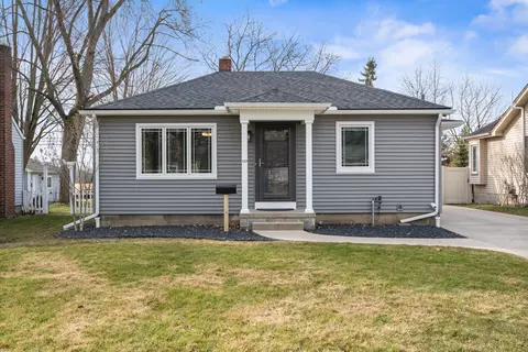153 Croswell St, Romeo, MI 48065