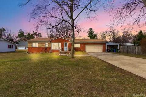 3678 John R Rd, Rochester Hills, MI 48307