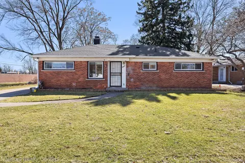 18155 Westhaven Ave, Southfield, MI 48075