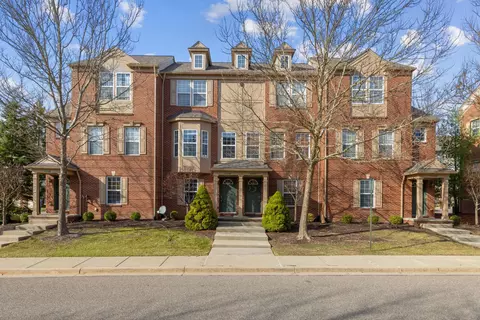 44744 Gwinnett Loop, Novi, MI 48377