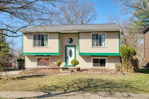 4136 Chickory Ln, Lansing, MI 48910