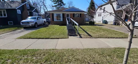 416 E 6th St, Royal Oak, MI 48067