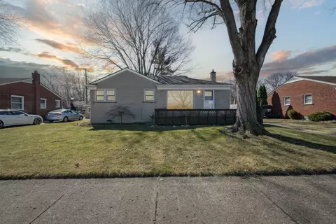 30145 W Chicago St, Livonia, MI 48150