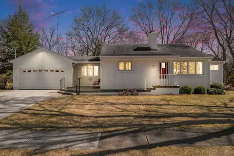 440 Crestview St, Flushing, MI 48433