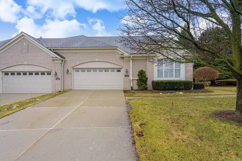512 Wyngate Dr, Rochester, MI 48307