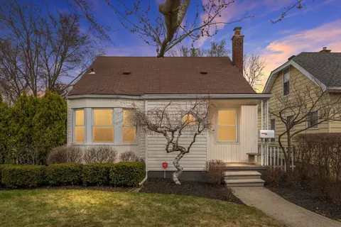 2290 Princeton Rd, Berkley, MI 48072