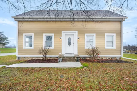 15411 33 Mile Rd, Armada, MI 48005
