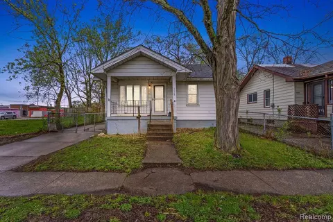 1115 Stocker Ave, Flint, MI 48503