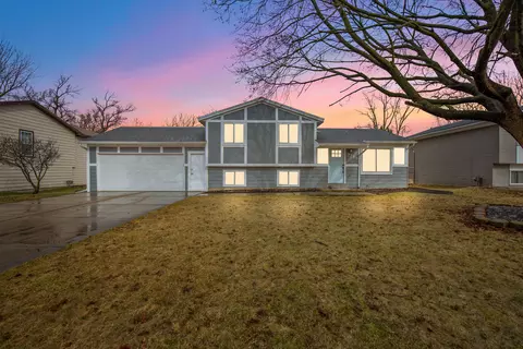 2288 Mattie Lu Dr, Auburn Hills, MI 48326