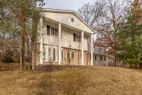 6400 Sundance Trl, Genoa, MI 48116
