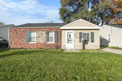 25865 Hayes Blvd, Warren, MI 48089