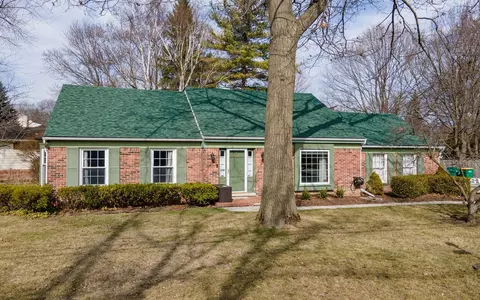 1011 N 2nd St, St. Clair, MI 48079