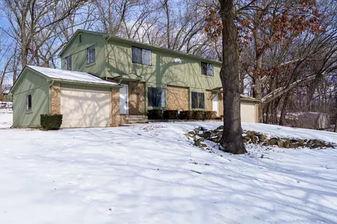 8060 Mountain Vw, White Lake, MI 48386