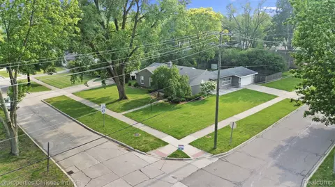 29745 Westbrook Pkwy, Southfield, MI 48076