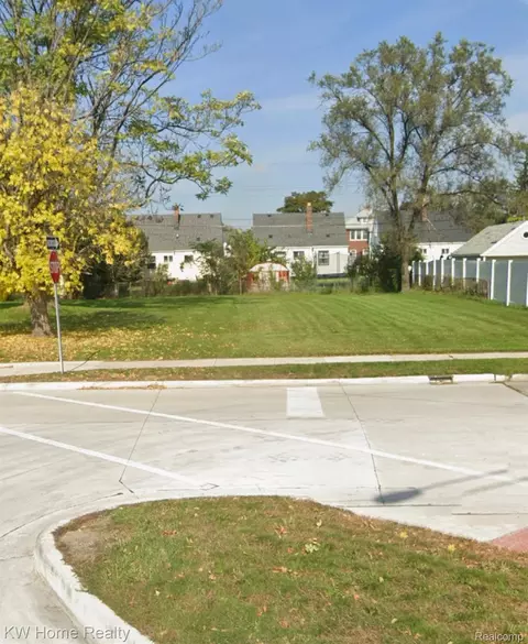 721 E Pearl Ave, Hazel Park, MI 48030