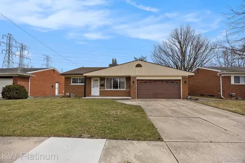 29728 Palomino Dr, Warren, MI 48093