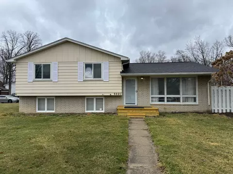 5520 Litchfield Dr, Flint, MI 48532