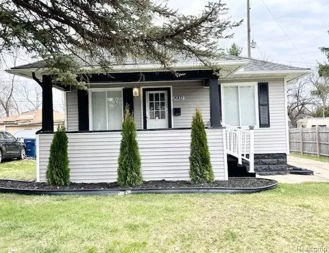 2002 Berkley St, Flint, MI 48504