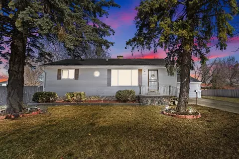1050 W Kurtz Ave, Mount Morris, MI 48505