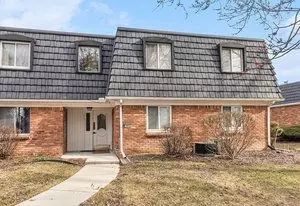 1814 Colonial Village Way #2, Waterford, MI 48328