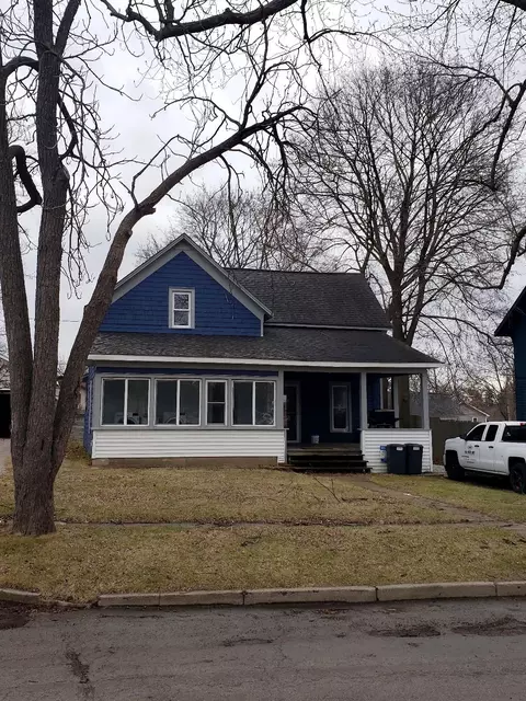 216 N Monroe St, Lapeer, MI 48446