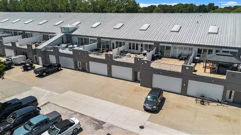 67 Sea Ray Blvd, Harrison, MI 48045