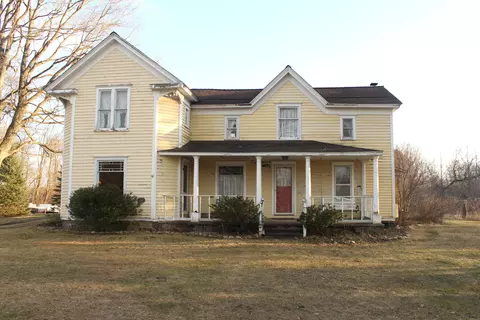 10387 Big Lake Rd, Springfield, MI 48350