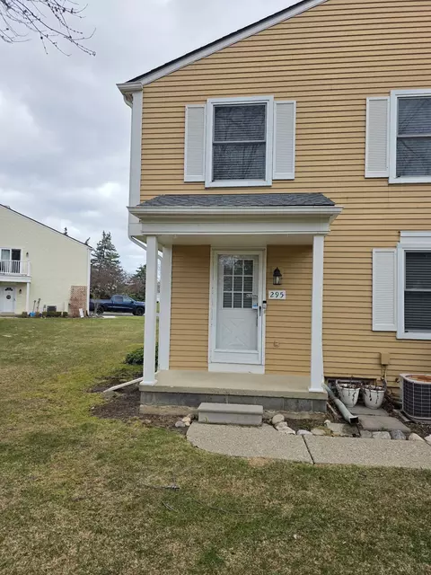 295 Inlet N, Walled Lake, MI 48390
