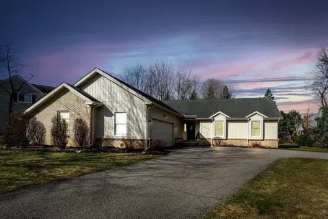2342 Recreation Dr, West Bloomfield, MI 48324