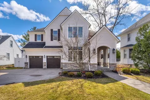 868 Hazel St, Birmingham, MI 48009