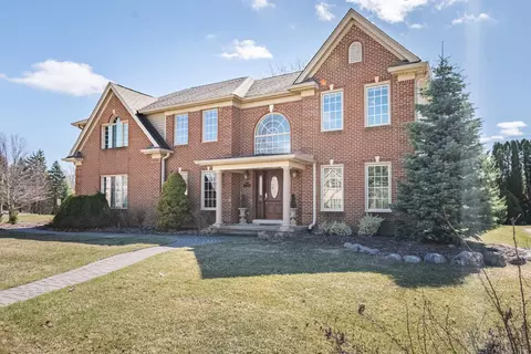 49035 Quail Run Dr S, Plymouth, MI 48170