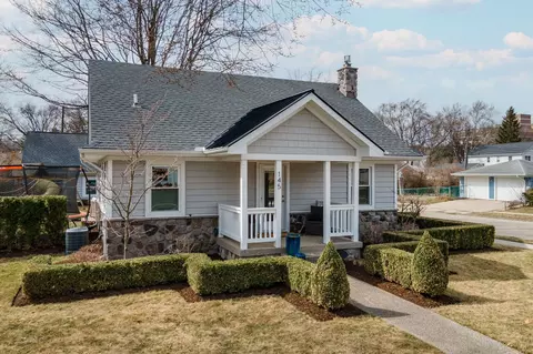 145 N Helen Ave, Rochester, MI 48307