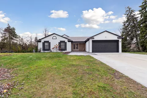 1027 Fountain Dr, Troy, MI 48098