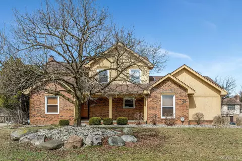 24836 Arden Park Dr, Farmington Hills, MI 48336
