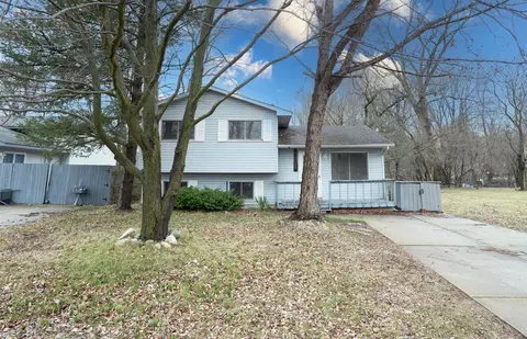 4654 Siebert Rd, Waterford, MI 48328