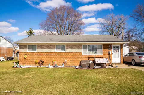 38750 Warwickshire Dr, Sterling Heights, MI 48312