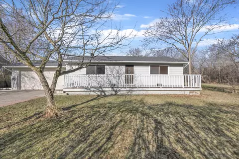 1875 Eastport Dr, Troy, MI 48083