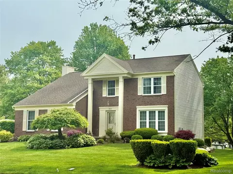 3023 Holben Dr, Orion, MI 48360